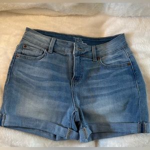 Time and Tru Denim Midi Shorts. Size 4